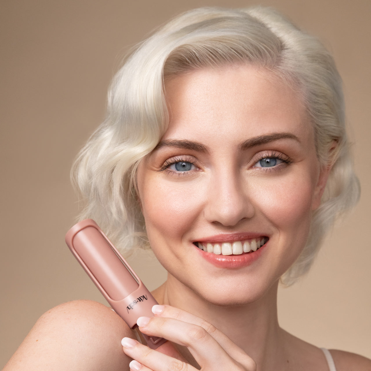 507811-KitschHairVolumizingClip-2Pc-Set-Pro-Terracotta-Model-5-1280x1280px-1.jpg